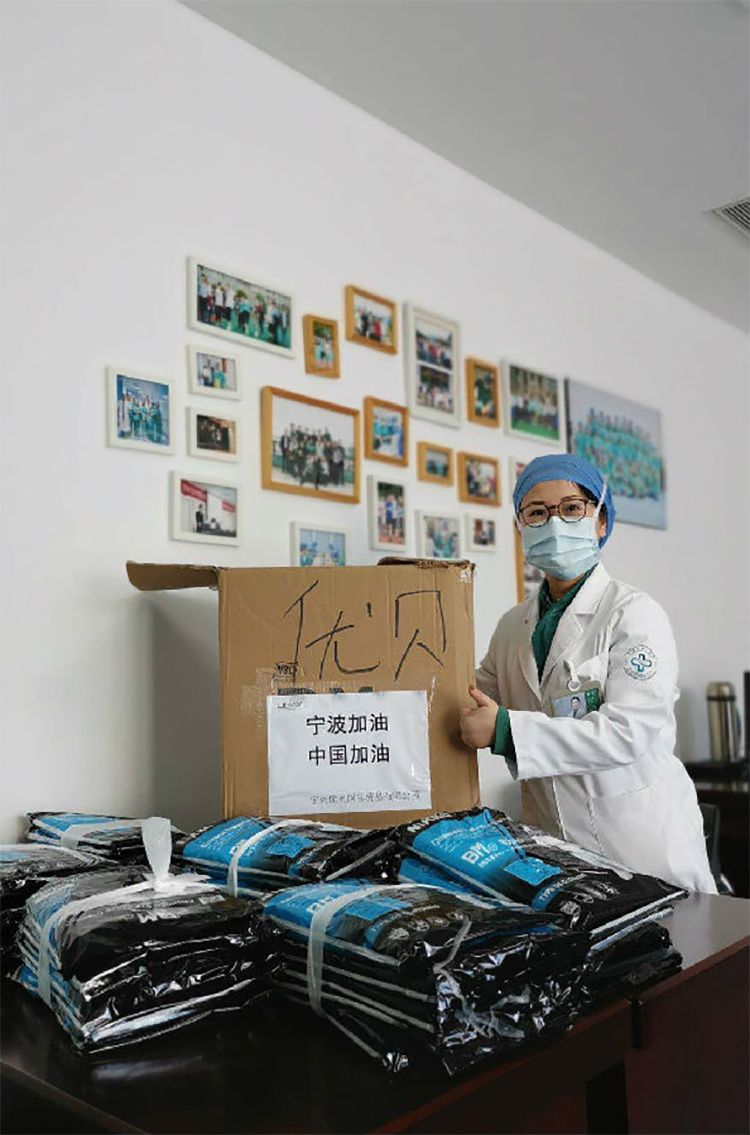 愛心捐贈防護服，致敬一線醫(yī)務工作者 抗擊疫情 寧興優(yōu)貝在行動03.jpg
