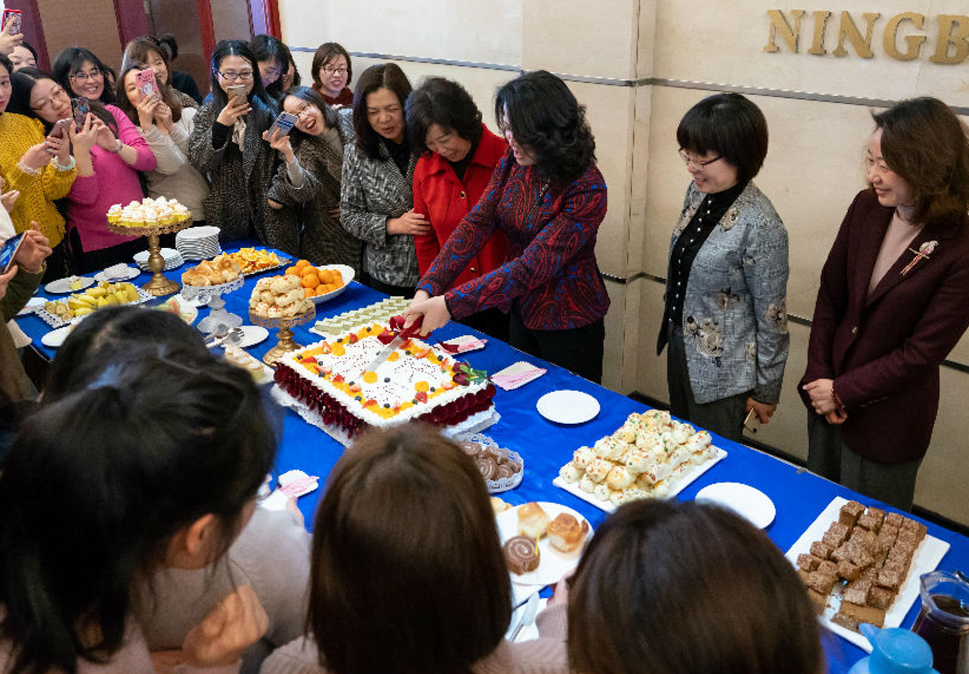 寧興控股舉辦“健康生活?靚麗人生”三八婦女節(jié)主題沙龍講座